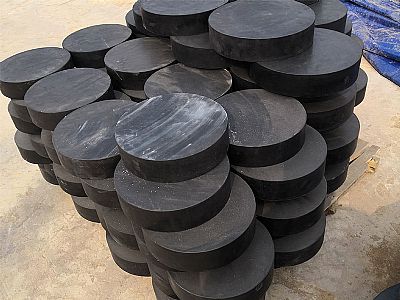 泰安板式橡胶支座由若干层橡胶片与薄钢板经加压硫化
